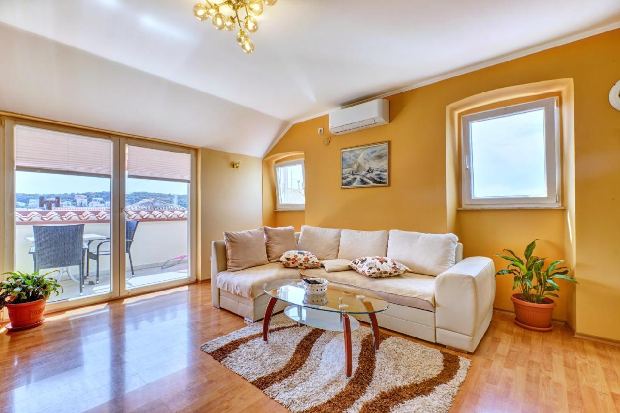 Apartment Dami Mali Lošinj Buitenkant foto
