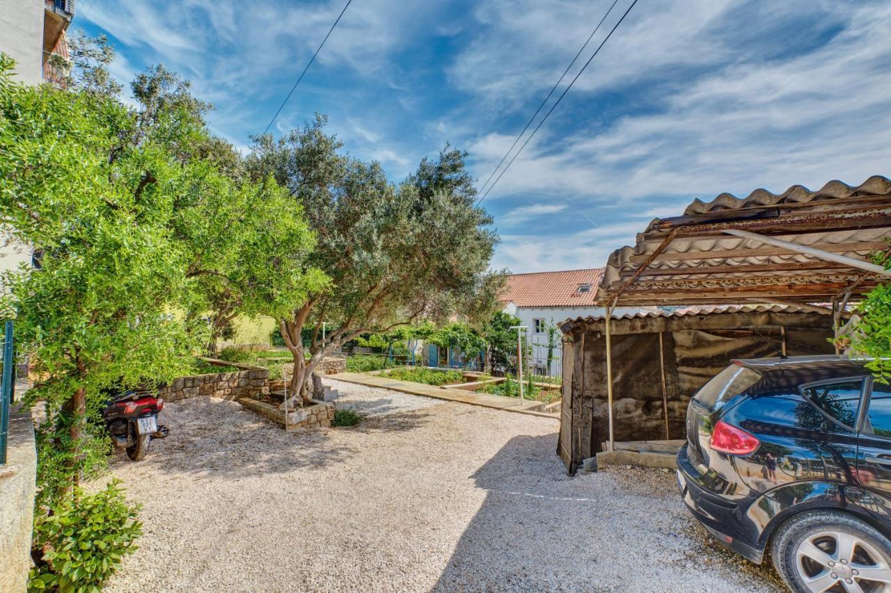 Apartment Dami Mali Lošinj Buitenkant foto