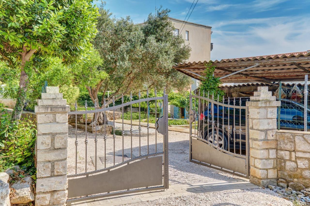 Apartment Dami Mali Lošinj Buitenkant foto