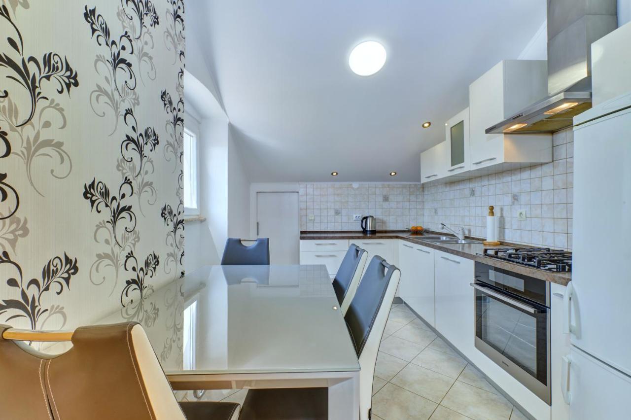 Apartment Dami Mali Lošinj Buitenkant foto